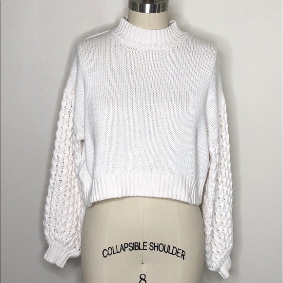 Forever 21 White Chunky Knit Cropped Sweater Size Medium - Picture 1 of 5